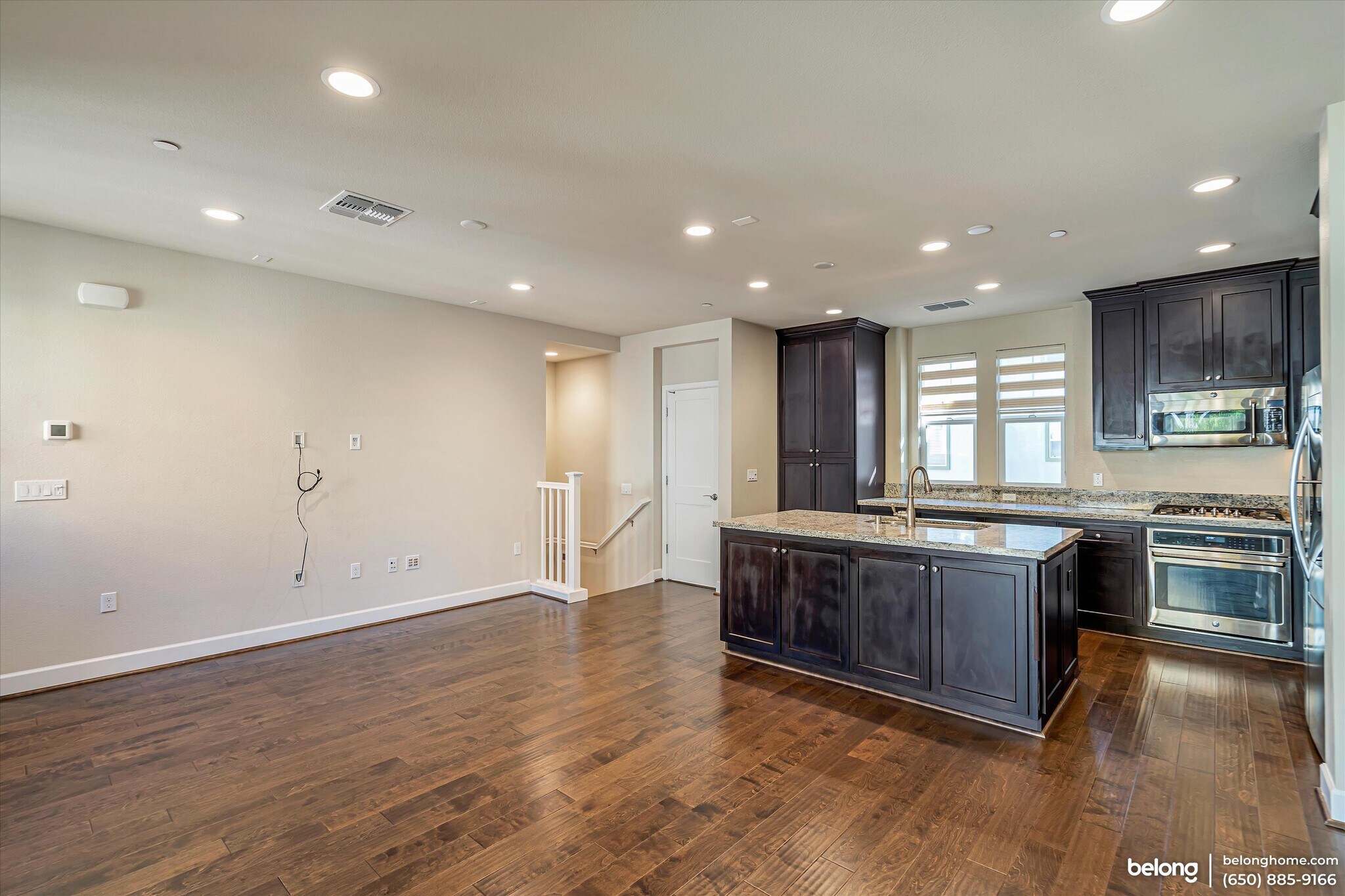 Building Photo - 389 Basswood Common