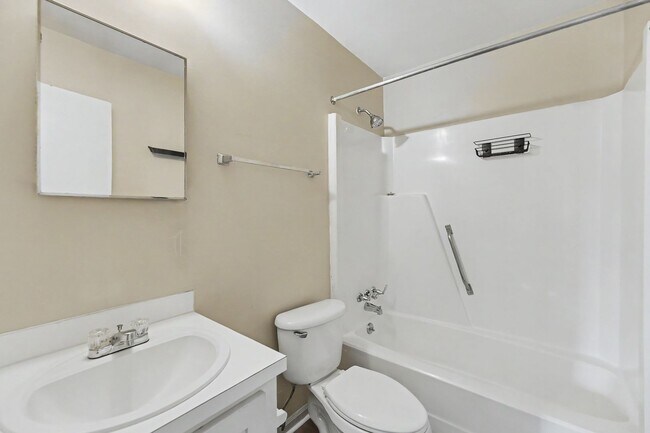 Building Photo - 5225 Marseilles Dr