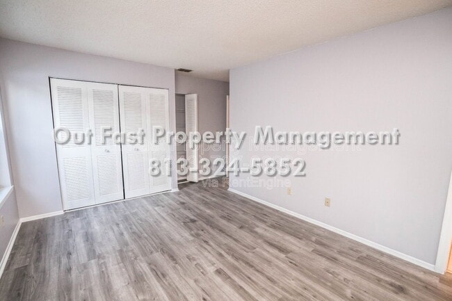 Building Photo - 2764 Kavalier Dr