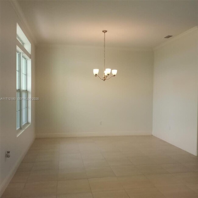 Building Photo - 6555 Barbados Ct