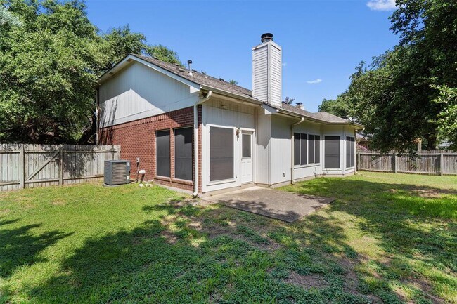 Building Photo - 1805 Gray Oak Dr