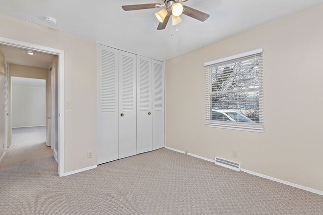 Building Photo - RIVIERA COURT