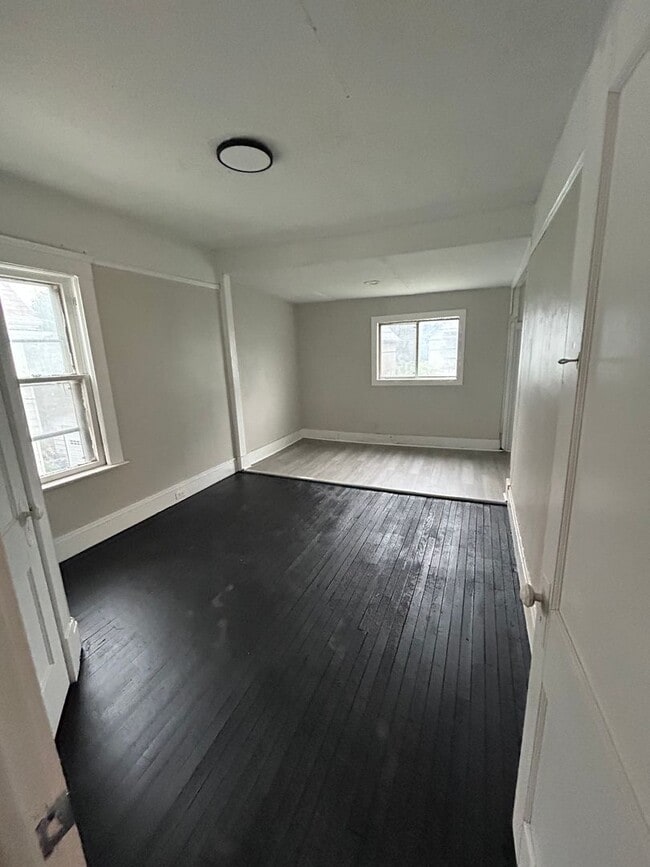 Building Photo - Coming Soon! Section 8 Accepted! Renovatio...