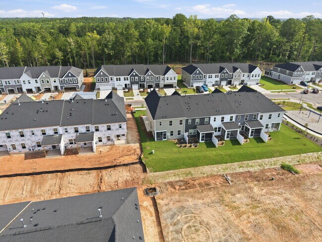 Building Photo - 219 Deercroft Dr