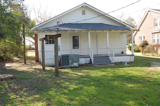 Building Photo - 209 Green St