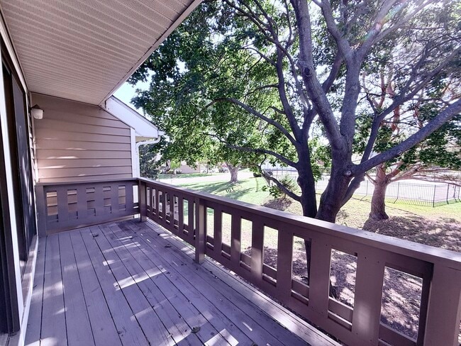 Building Photo - 70 Margate Ct