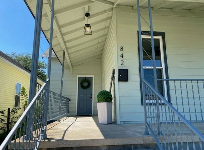 Building Photo - 842 Werner Ave