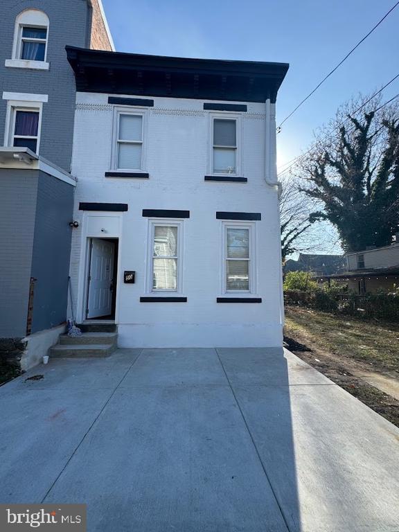 Primary Photo - 50 E Bringhurst St
