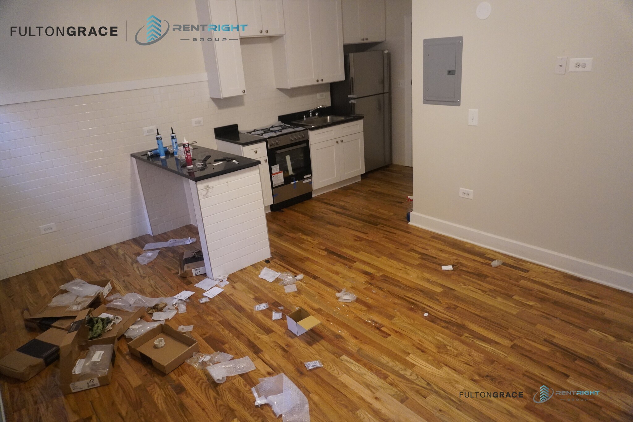 Building Photo - 1712 W Albion Ave