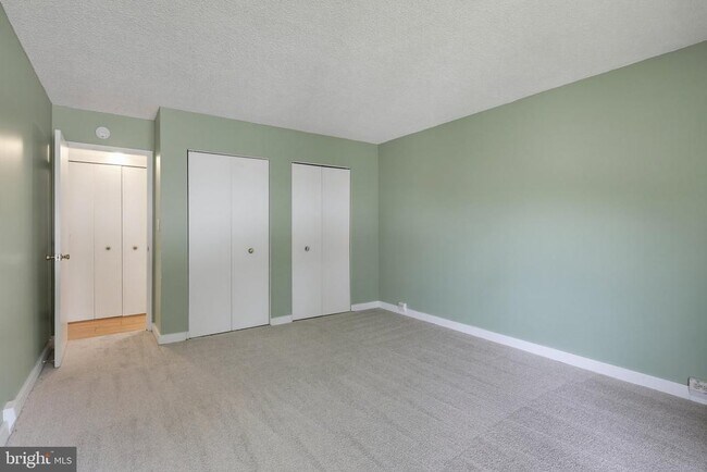 Building Photo - 5911 Tamar Dr