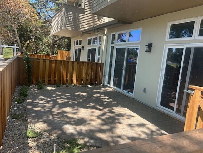 Building Photo - BRAND NEW! 3 bed 2.5 bath Right Next to UCD