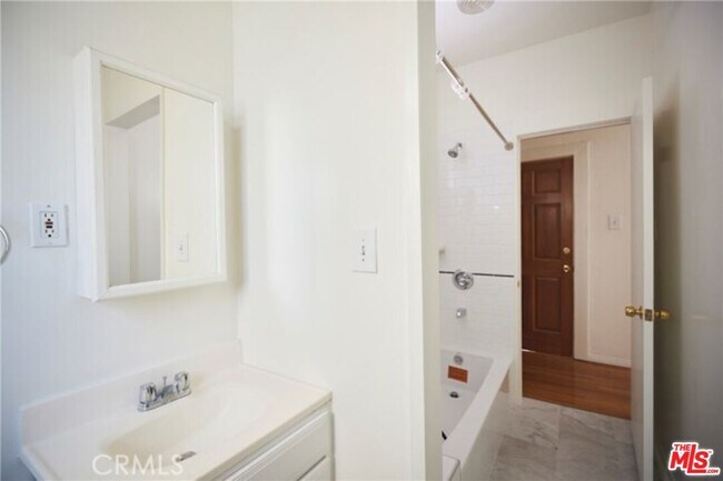 Building Photo - 1275 N Wilton Pl