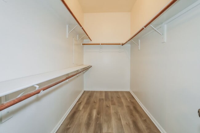 Building Photo - 924 Hemlock Trail