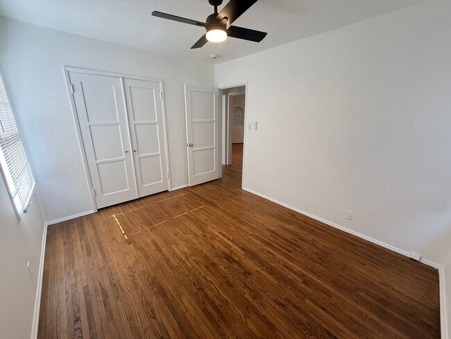 Building Photo - Adorable 2-bedroom home available for rent in Lakewood Mutuals!