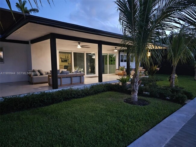 Building Photo - 2537 SE 10th Ct