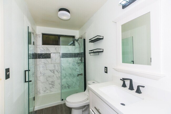 Building Photo - Beautiful 4 bedroom /2.5 bath in Royal Kunia