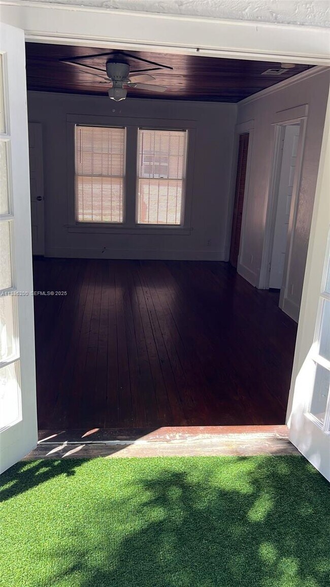 Building Photo - 315 Eucalyptus St