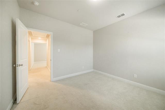 Building Photo - 1024 Foxglove Dr