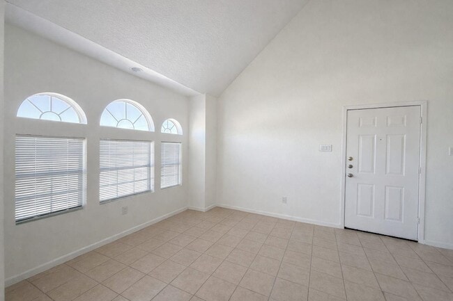 Building Photo - 1220 E Fremont St