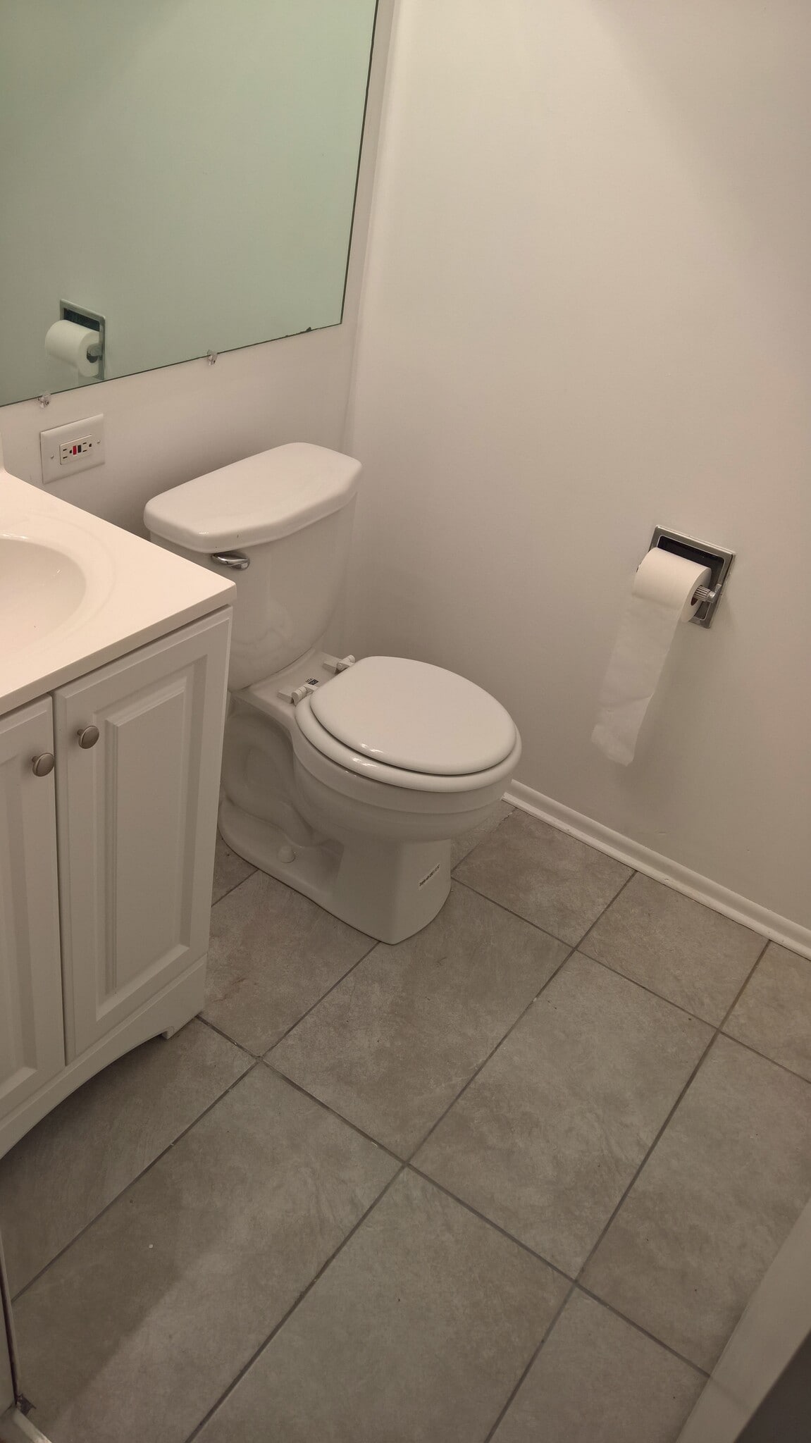 Master bedroom bathroom - 818 Sandra Dr