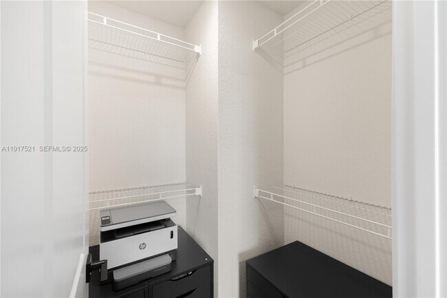 Building Photo - 2917 Olivia Ave