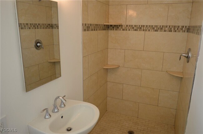 Building Photo - 451 Monterey Ave