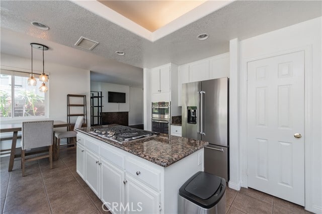 Building Photo - 28105 Hollyberry Ln
