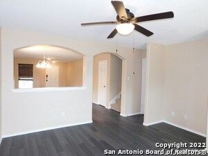Building Photo - 10386 Oakwood Crest