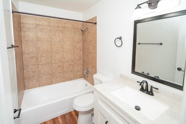 Building Photo - 1232 S Winterhawk Dr