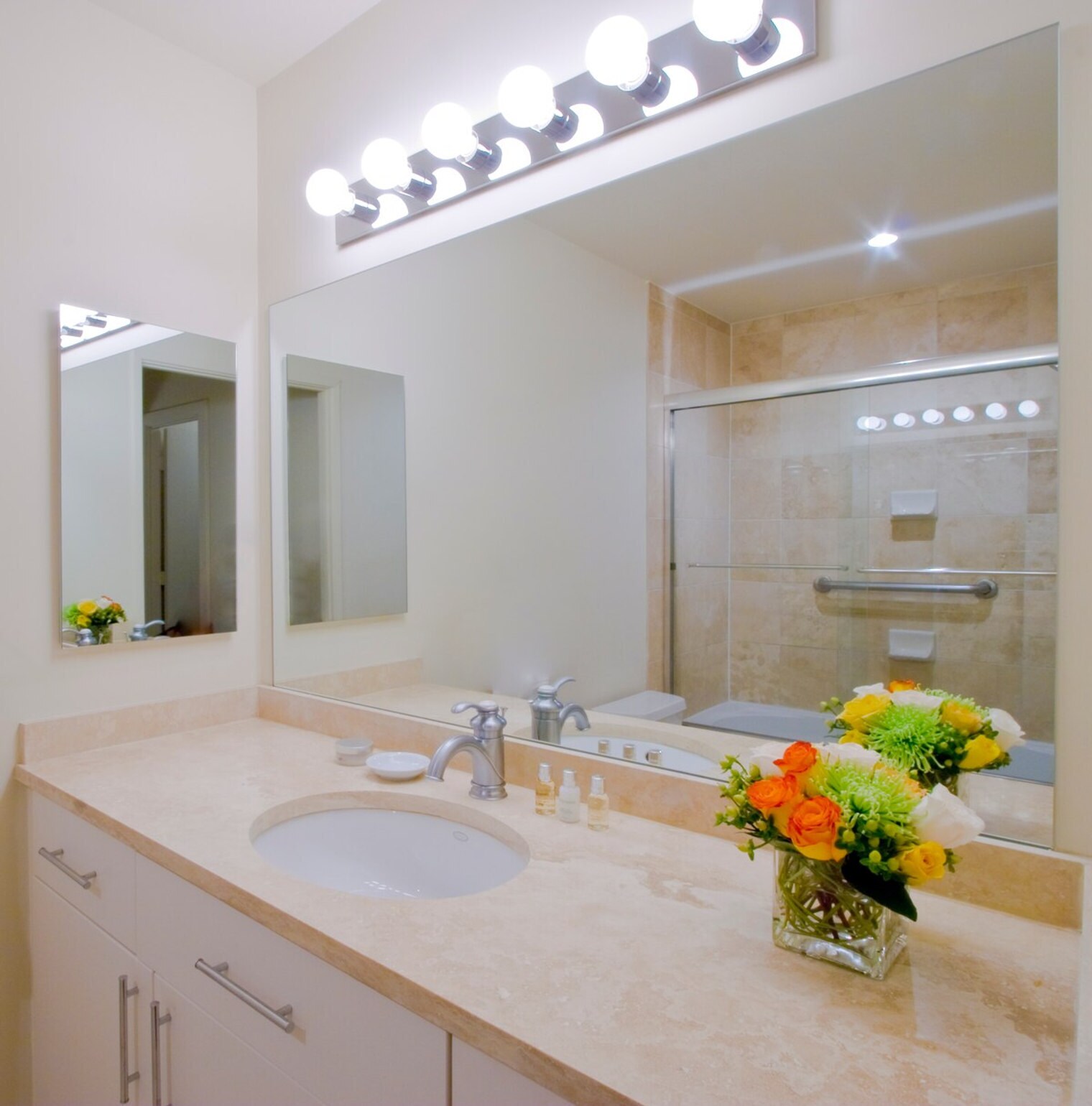 Building Photo - 728 17th St NW