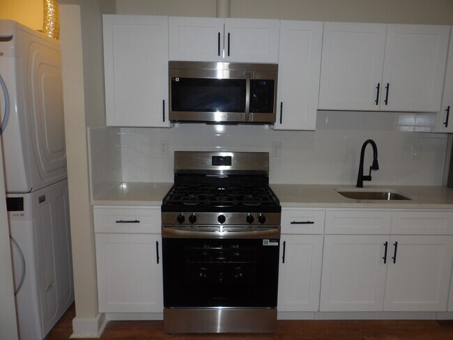 Building Photo - 4618 Walnut St