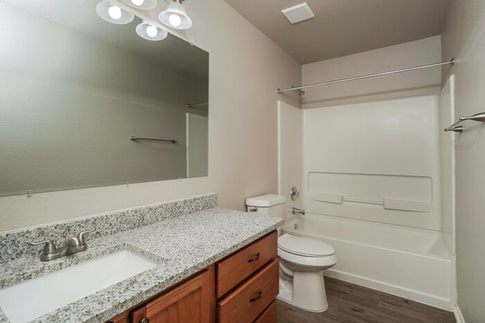 Building Photo - 349 Willow View