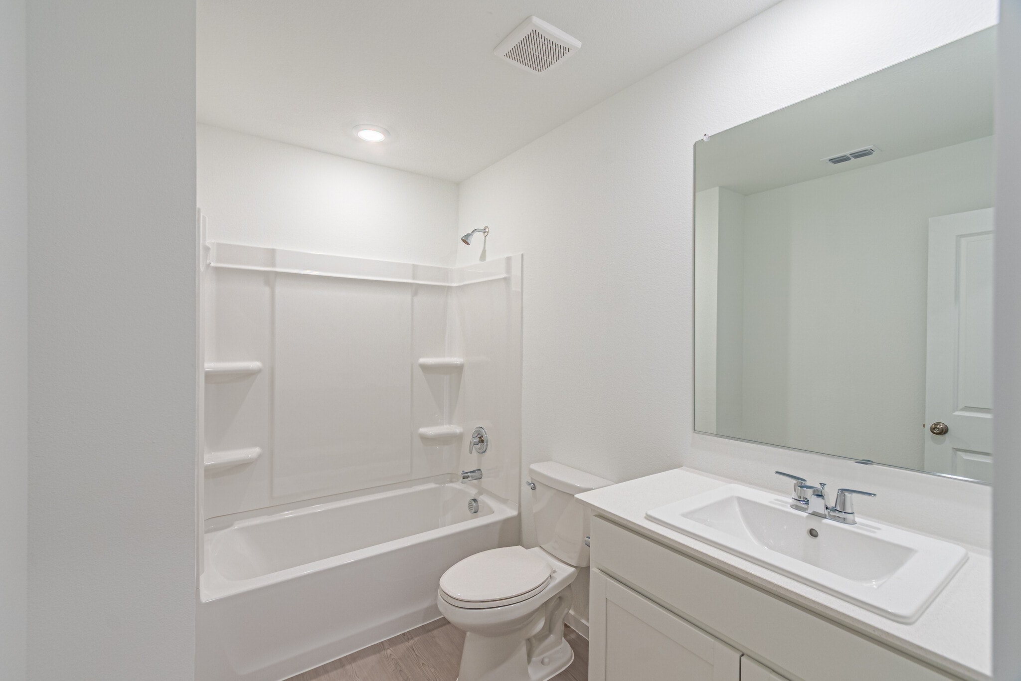 Guest Bath - 1932 Ventasso Blvd