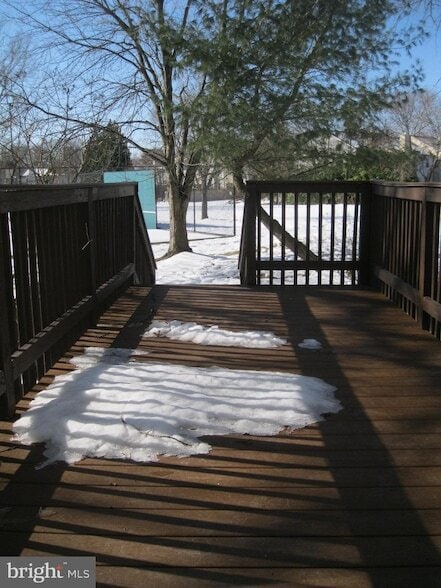 Building Photo - 8171 Fenwick Ct