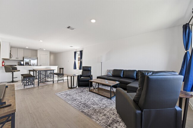 Building Photo - 28923 Great Cyn Dr