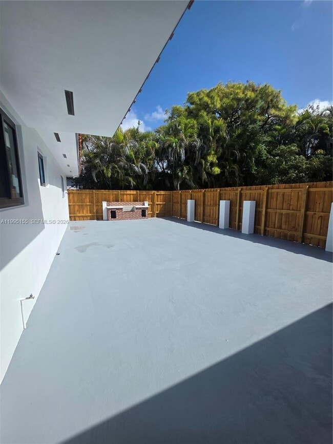 Building Photo - 443 NW 23rd Pl