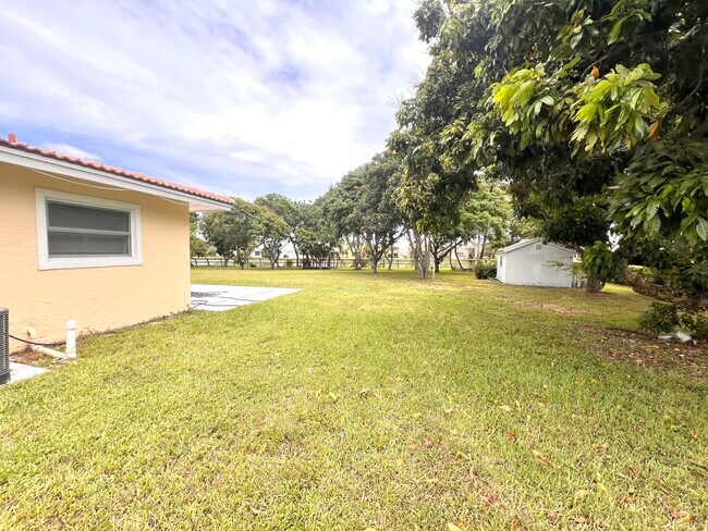 Building Photo - 9400 Listow Terrace