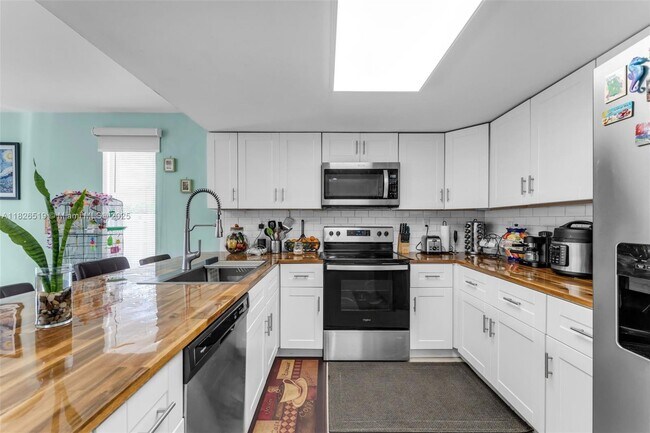 Building Photo - 13751 SW 160th St