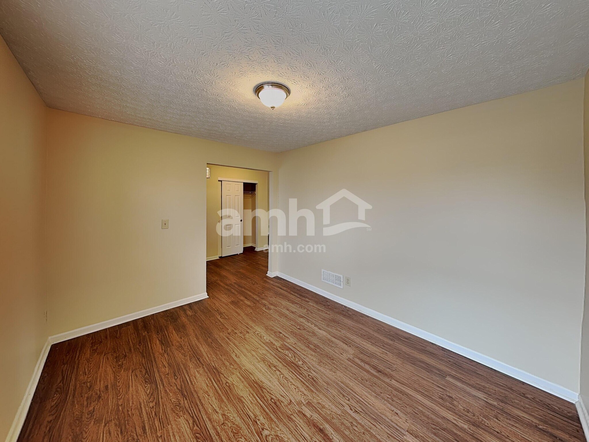 Building Photo - 742 Keltoncrest Dr