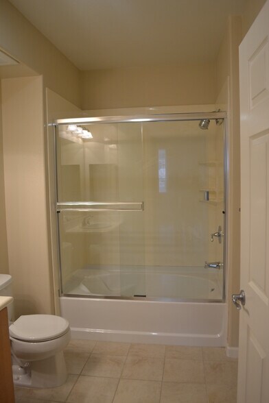 master bath - 1101 S Main St