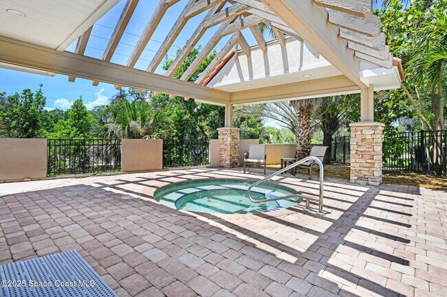 Building Photo - 1475 Isabella Dr