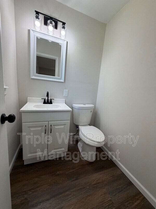 Building Photo - 185 St Eugene Ln