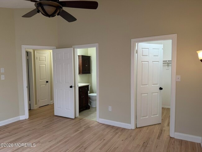 Building Photo - 597 Woodbine Ln