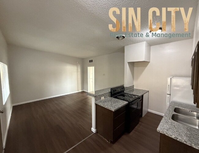 Building Photo - Discover Urban Comfort: Spacious Second Floor 1-Bedroom Oasis at Lyn Capri