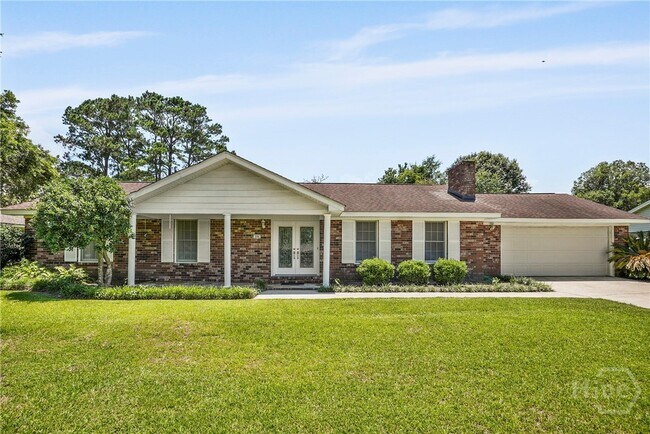 Primary Photo - 204 Pine Grove Dr