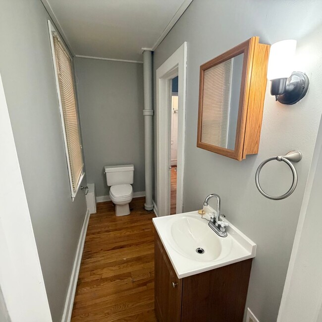 Building Photo - Spacious 4 Bedroom in Heritage Hill!