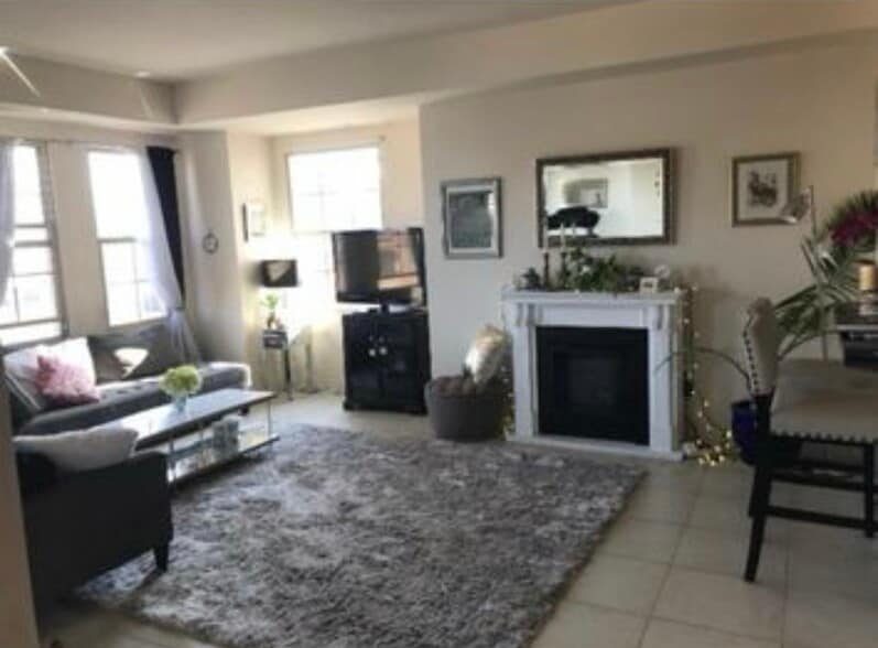 Primary Photo - 300 W 11th Ave