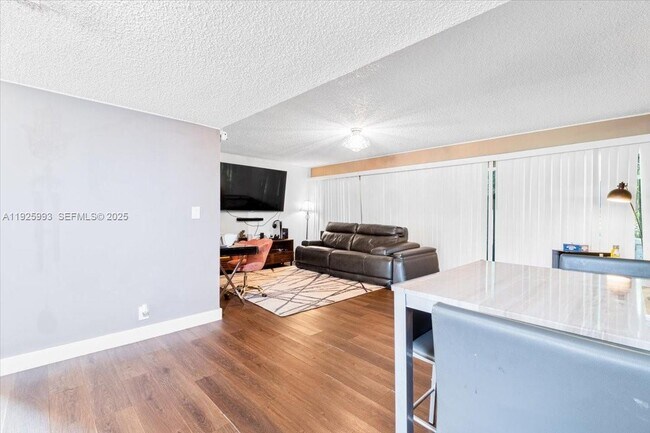 Building Photo - 8105 Lagos De Campo Blvd