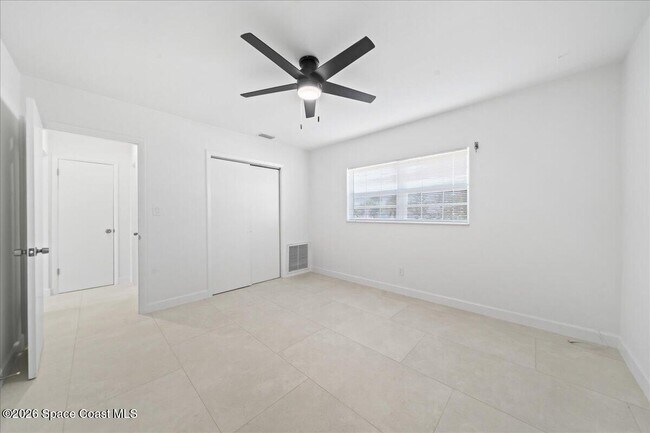Building Photo - 154 Crescent Beach Dr