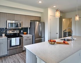 Building Photo - The Hadley